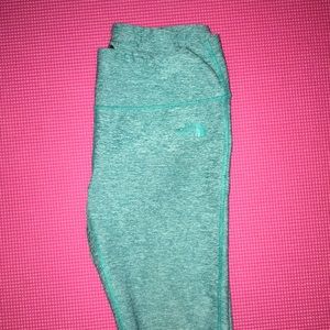 NEW Cropped North Face Leggings Size Small